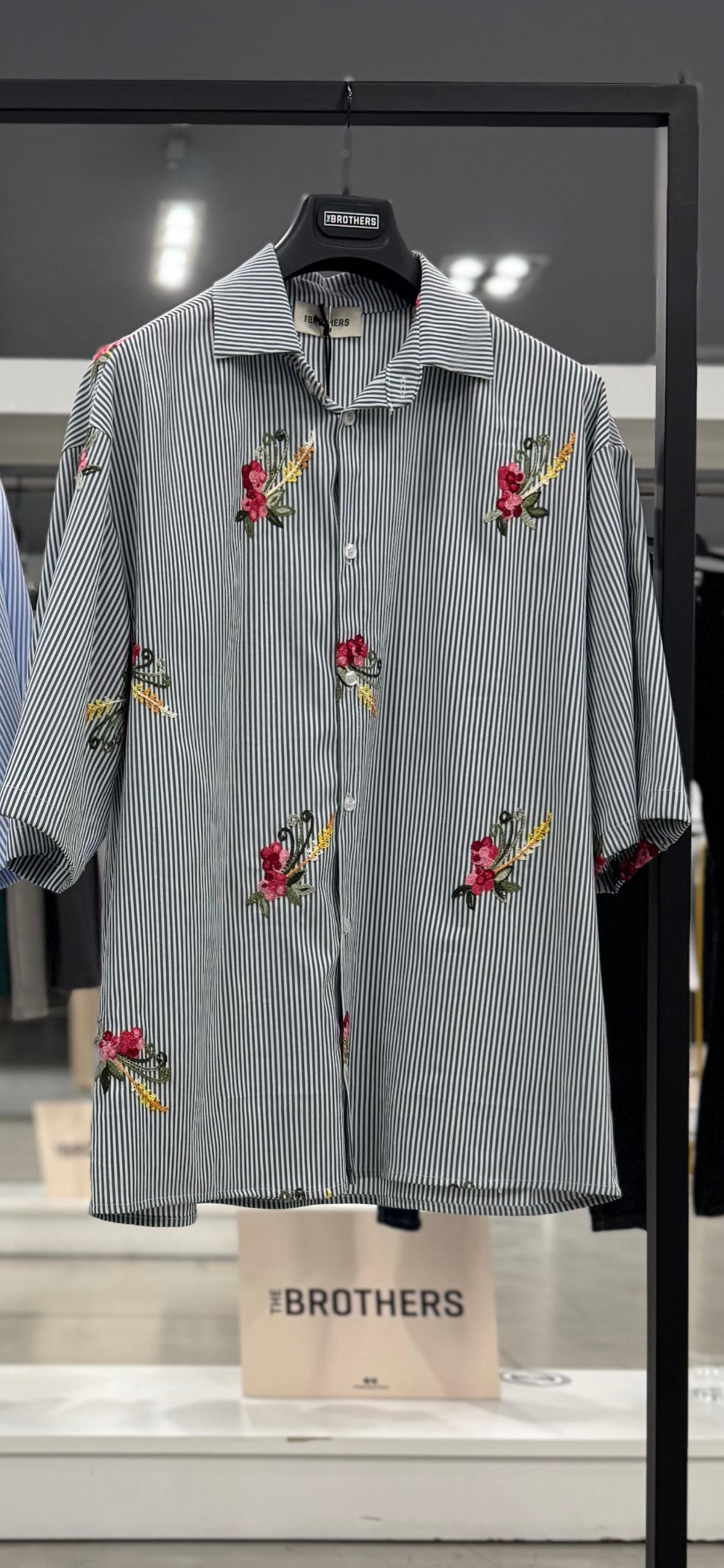 Camicia Righe Con Fiori Rigamati