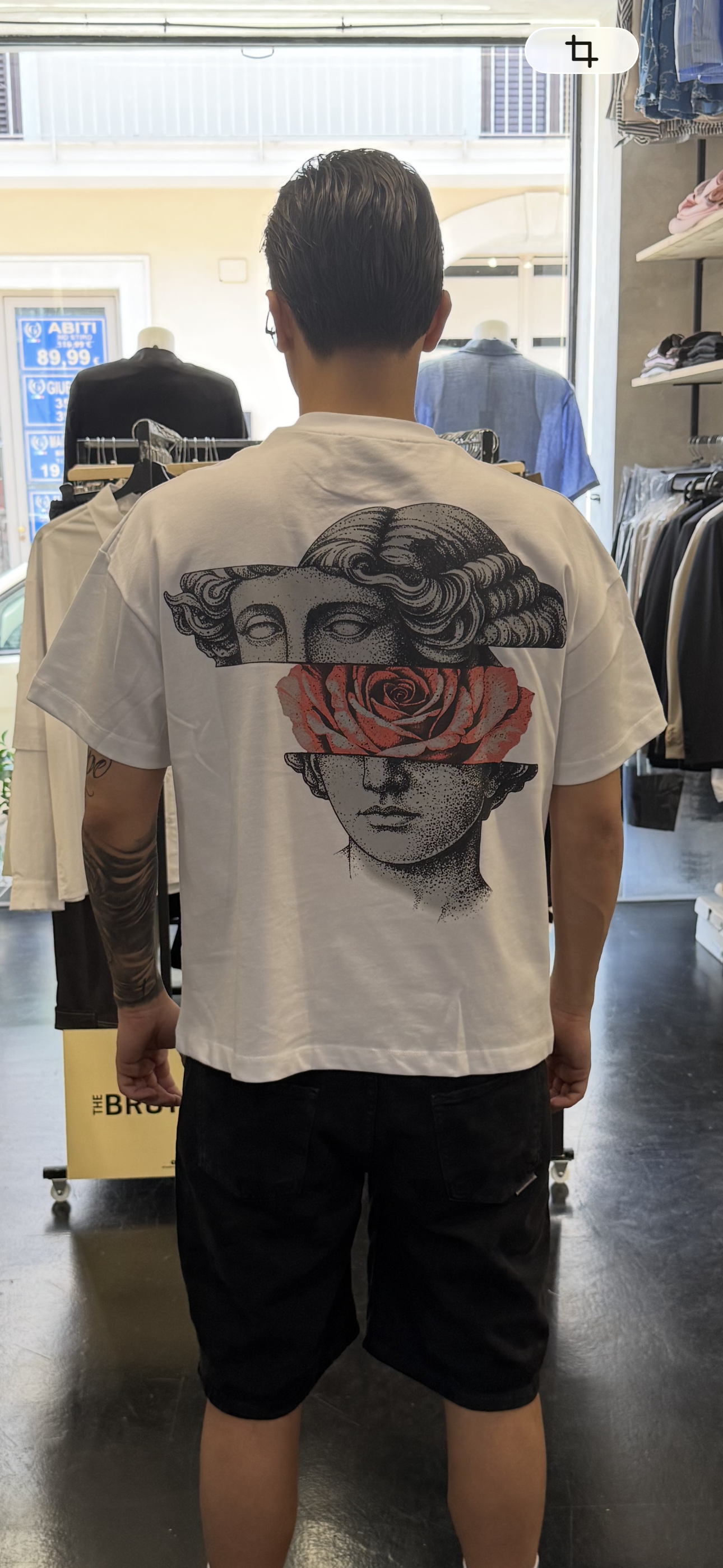 T-Shirt Statue and Rose